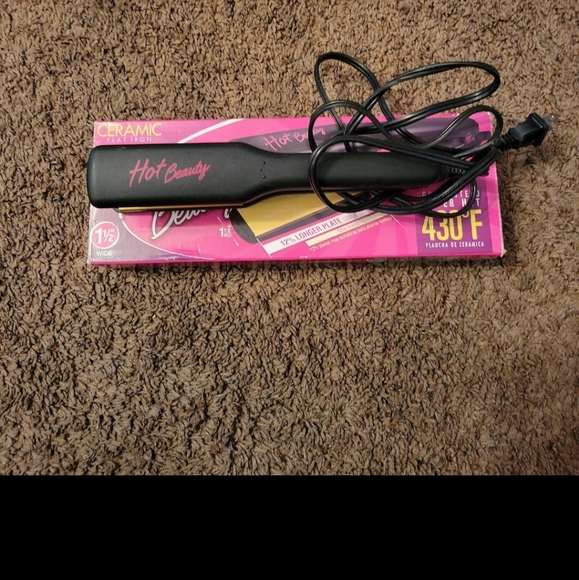 Hot Beauty Black Ceramic Flat Iron - Picture 6 of 6